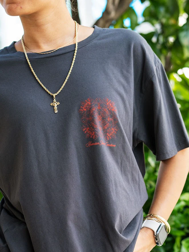 HIC 'OHAI ALI'I OVERSIZED WOMENS TEE - BLACK / RED - Image 2